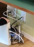 「まさに理想！」ごちゃつくWi-Fiルーター周り→100均の木板と角棒でおしゃれな〈浮かせるルーバー風収納〉を作ってスッキリ整える！