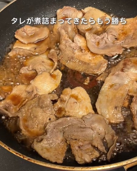 【帯広風豚丼弁当】豚肉をドンとのせた一品がたまらない…　甘辛ダレの追いダレと「かわいい副菜」とのギャップに反響