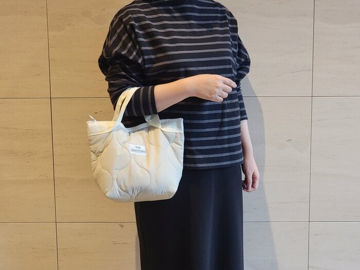 試しに秋服着用時に持ってみました