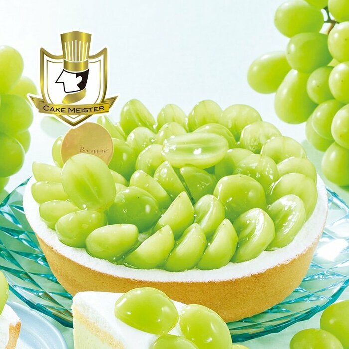 果実をたっぷり飾った贅沢な一品です