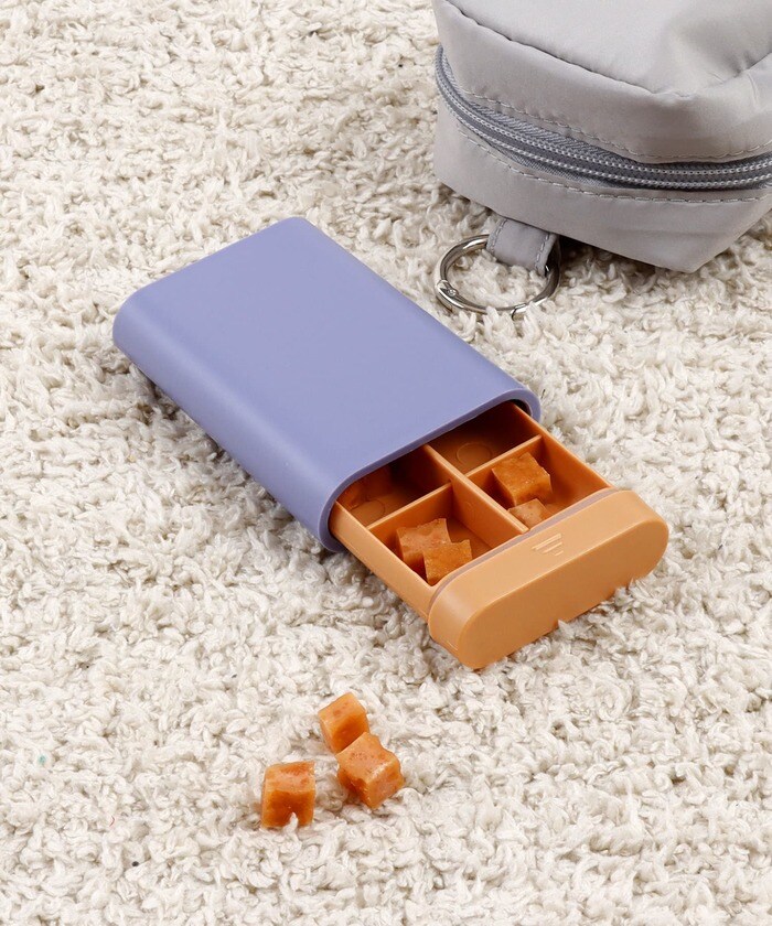 おやつを入れて持ち運ぶことができる便利なケース