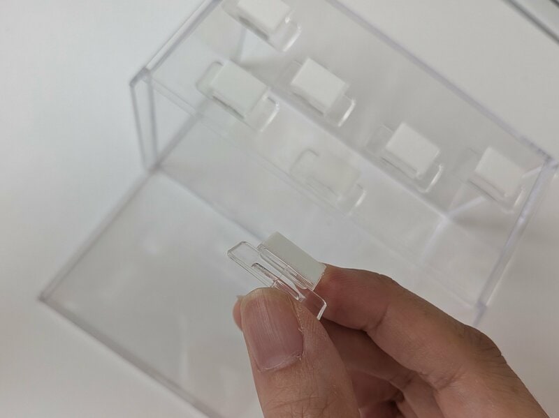 セリア　透明コードフック　横開きディスプレイケース トール