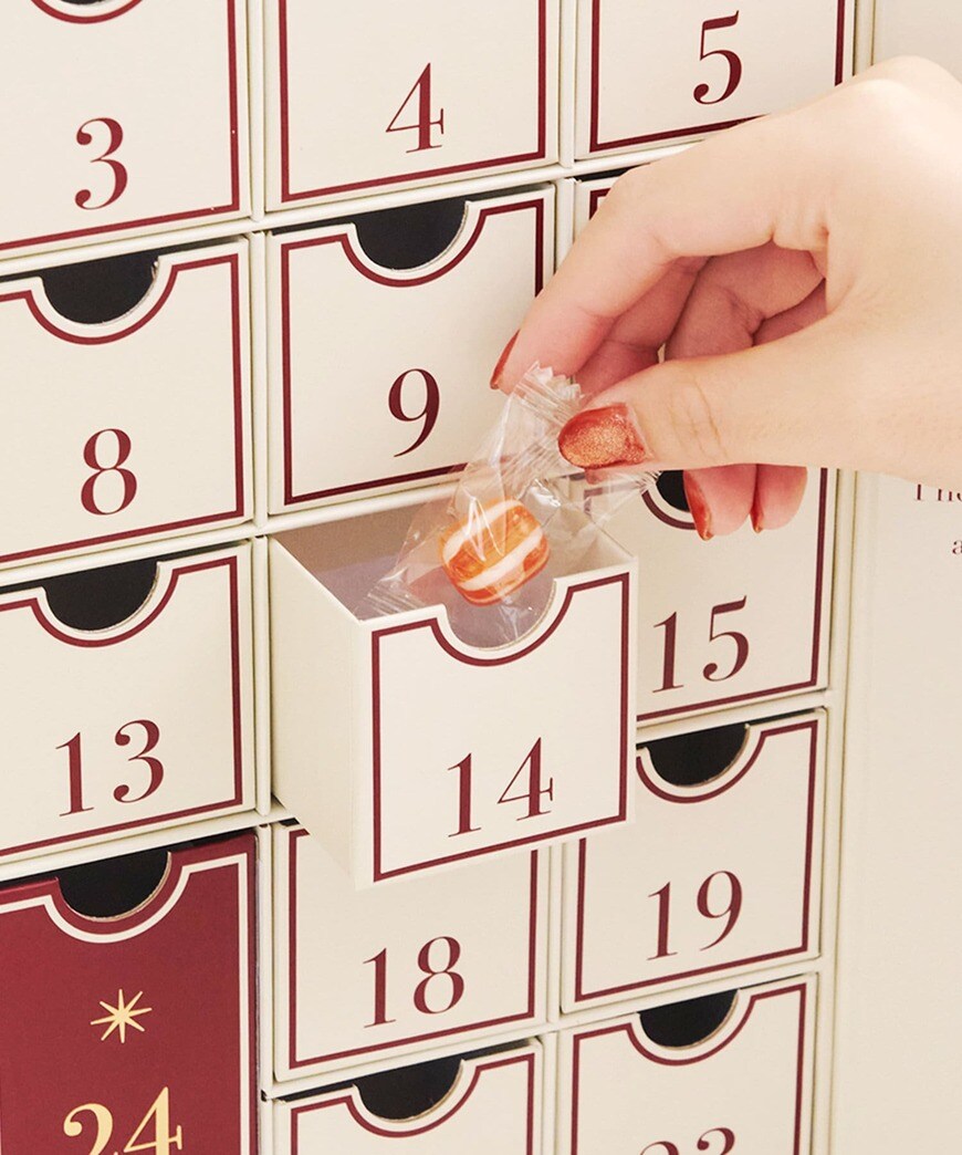 出所：パルグループ公式ファッション通販サイト 3COINS 【WEB限定】高さ35.5cm アドベントカレンダー 