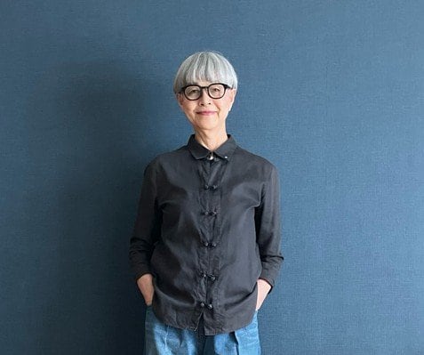 【70代マダム】黒シャツをハンサムに着こなす！かっこいいコーデに感動の声