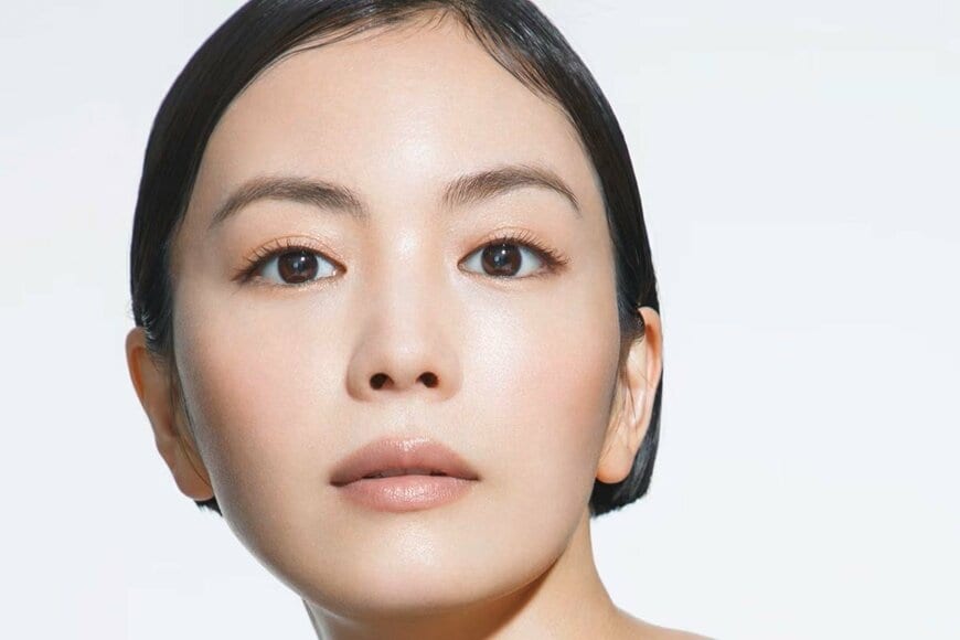 矢野未希子 アトリエのよう…美しい自宅リビングで愛猫たちと戯れる休日の様子を投稿「余白が素敵」「美しいです」と称賛の声
