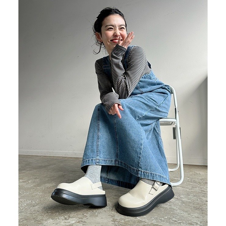 しまむら公式 レディース シューズ(ぷーさん)(着用)