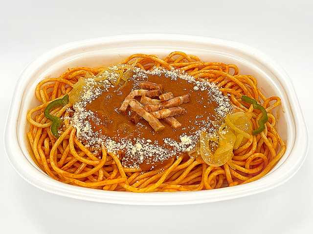 セブン-イレブンの新商品:大盛太麺 ベーコンのナポリタン
