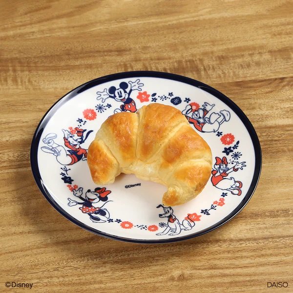 ダイソー　丸皿、１９ｃｍ（ミッキー＆フレンズ）ＦＷ