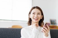 2026年10月【定期預金】1年間で1000万円の預金「ゆうちょ・三菱UFJ・ネット銀行3行」の金利は0.5％〜1.0％。税引後の利子は3万9843円〜7万9685円が目安に