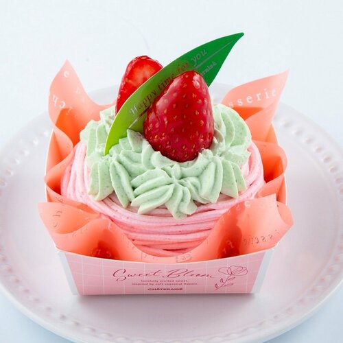 春いちごと桃のふんわりケーキ