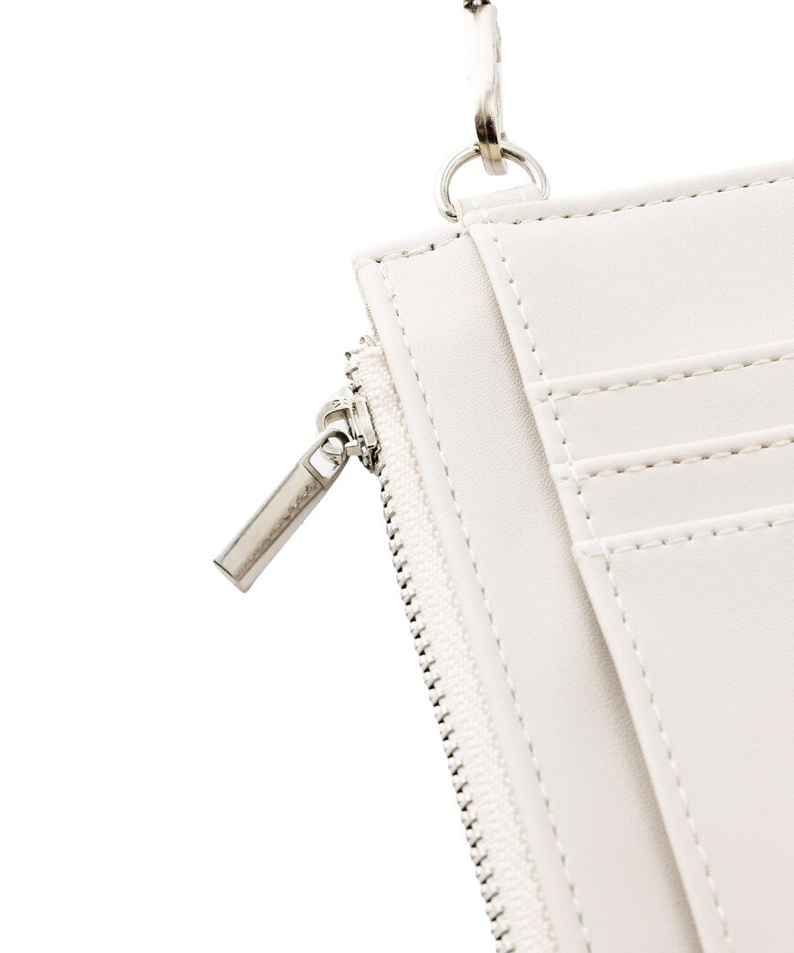 出所：パルグループ公式ファッション通販サイト 3COINS パスケース