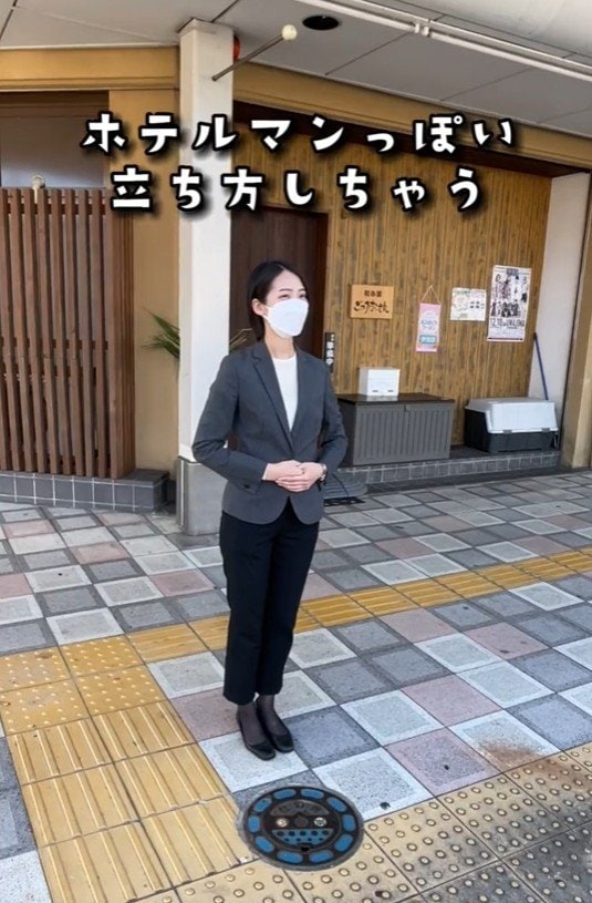 出所：@superhotel_official「スーパーホテルがお届けするホテルあるあるスタッフver. 落ち着く立方」