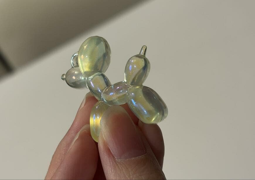 筆者撮影（セリア、ビーズ バルーンドッグ 2P オーロラ）