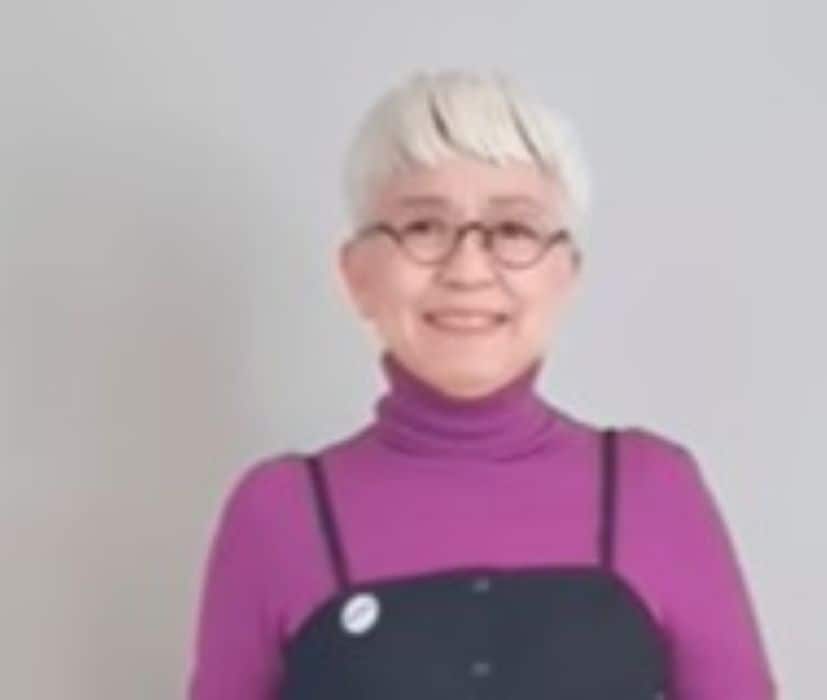 【74歳おばあちゃん】しまむらの「合皮スカート」着回し術が凄いと話題！高見えするアイディアに反響続々「斬新カラーコーデが素敵！」