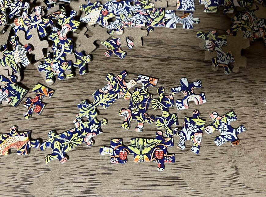 セリア、ジグソーパズル 200 ピース いちご泥棒・クレイ商品ピース画像、筆者撮影