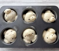 くまの形をしたパン生地を焼いた結果…投稿者が予言した「まさかの変化」に6.2万いいね