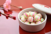 次の年金支給日は4月15日（月）！厚生年金＆国民年金「年金一覧表」60歳～90歳以上の平均年金月額はいくらかチェック