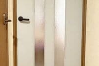 【築30年賃貸のドア枠】マステを貼るだけ簡単DIY→約30分で〈白く明るい北欧スタイル〉にイメージチェンジ