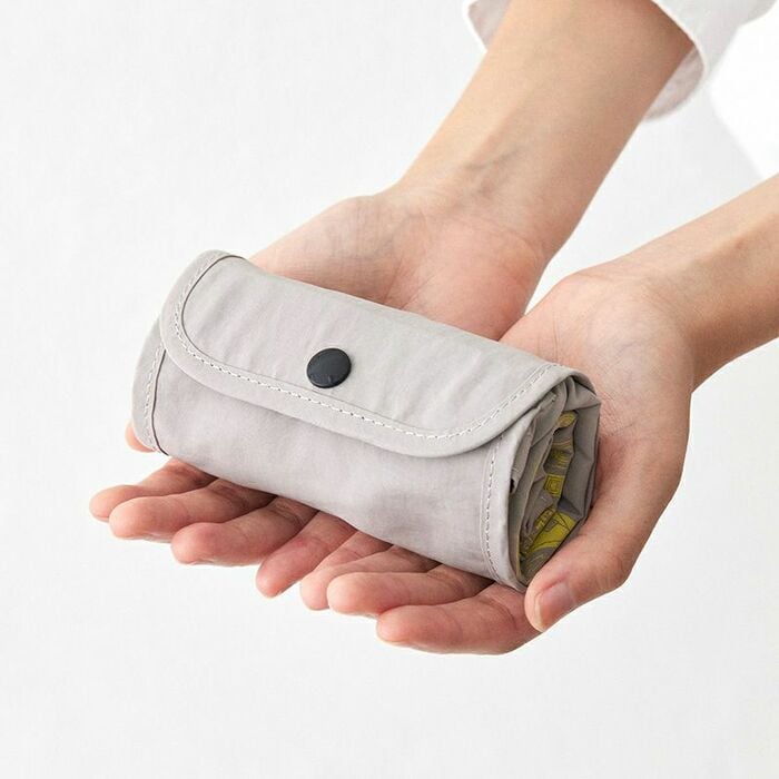 手のひらサイズに収納可能