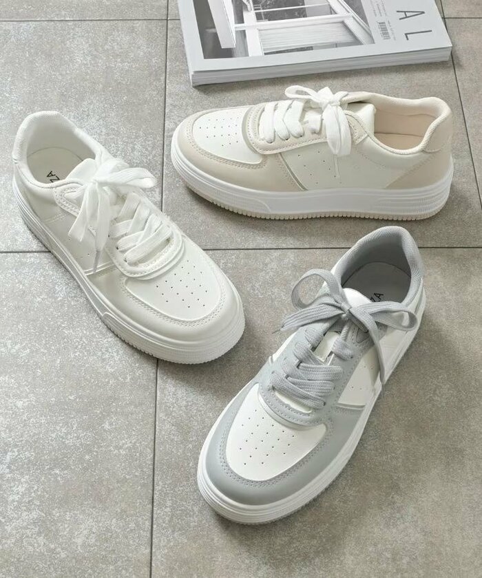 4.3cmの厚底がワンランク上のカジュアルコーデを彩ってくれます