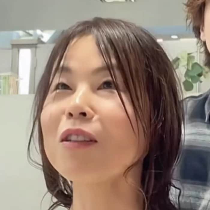 「顔を小さく見せたい」50代女性がショートで大胆イメチェン！仕上がりに「めっちゃスッキリ」と笑顔