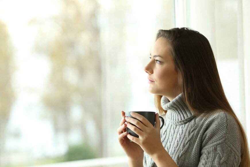 【おひとりさま女性の年金】厚生年金と国民年金の最新月額はいくら？天引きされるお金も