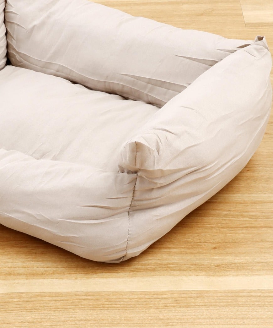 表面は撥水加工で汚れても硬く絞った雑巾でふき取りOK