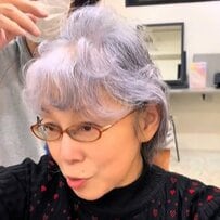 【大変身】年齢による問題に悩む女性がショートで若返り！「スッキリしている」と満面の笑み