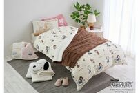 冬は〈スヌーピー〉と一緒に。可愛すぎ！着る毛布やブランケットなど〈防寒グッズ〉３つ