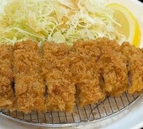 埼玉県の道の駅で味わう「1日20食限定」のとんかつ定食！「ブランド豚が絶品」「食べ応えがすごい」