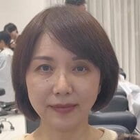 毎月ヘアカットしてるのに「何か違う…」と悩み続けた女性→プロの技で〈洗練ショートスタイル〉に！「すごく似合う」の声