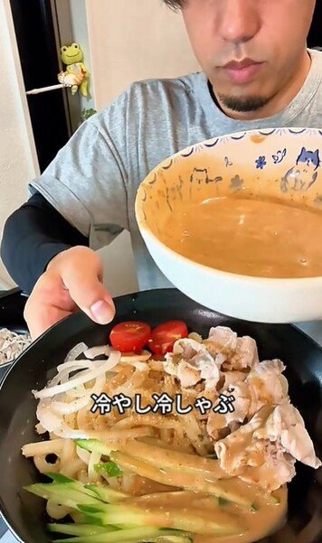 前日の夕食は「冷しゃぶサラダうどん」