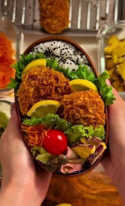 完成したヒレカツ弁当