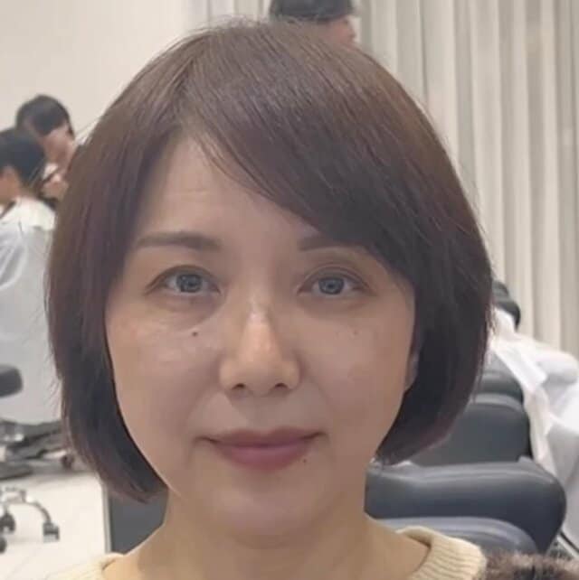 毎月ヘアカットしてるのに「何か違う…」と悩み続けた女性→プロの技で〈洗練ショートスタイル〉に！「すごく似合う」の声