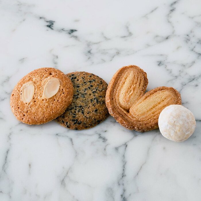 さくさくのパイや、ほろほろ食感のクッキー、バターの豊かな風味やナッツの香ばしさが楽しめる焼き菓子