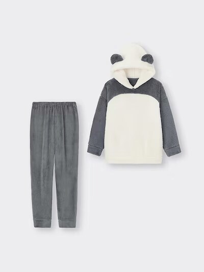 トップスにポケットがあるのでスマホを入れるのにも便利