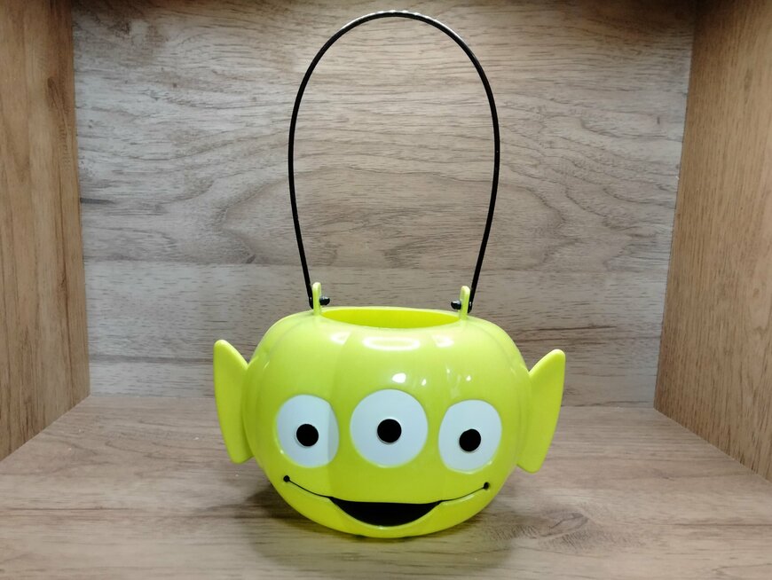 筆者撮影（セリア、ハロウィン バケツ/エイリアン）