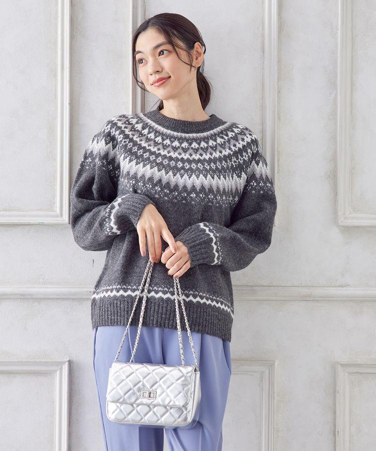 手に提げて持ってもおしゃれ。シルバーカラーも素敵です（出所：ハニーズ公式通販 フラップショルダーバッグ）