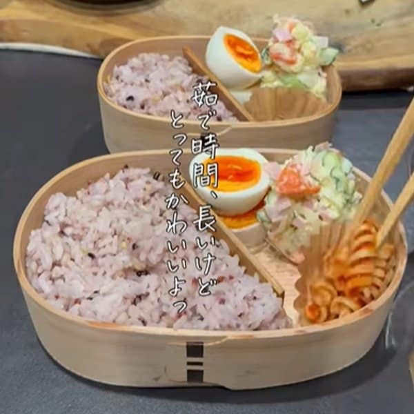 【まるで定食屋】彩り綺麗でボリューム満点！どーんとのった〈チキンカツ弁当〉に「素晴らしい」「素敵」と称賛の声続々