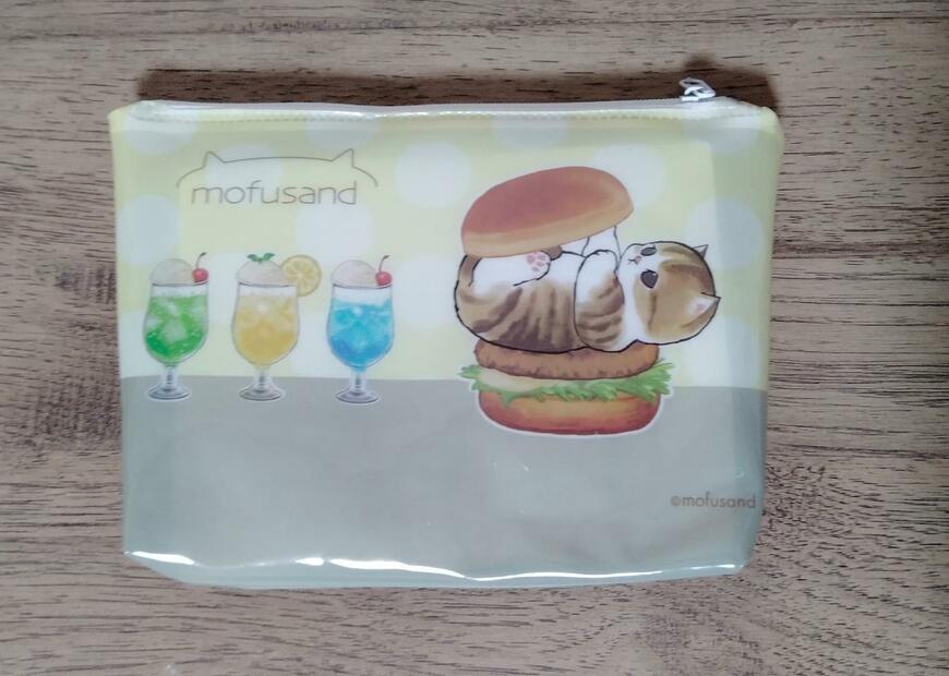 筆者撮影（セリア、mofusandマチつきポーチ）