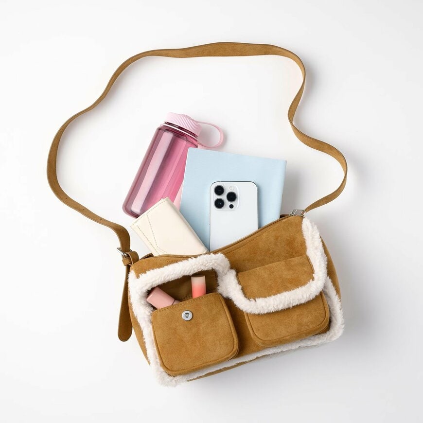 GU公式　ダブルフラップポケットバッグの画像