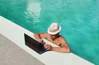 土日に休みをとらない経営者。彼らはなぜ休まないのか