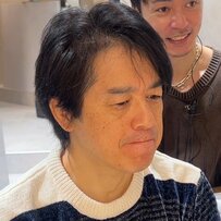 【大変身】娘に「みすぼらしい」と言われた男性がお任せヘアで大胆イメチェン！「めっちゃ素敵」と大反響