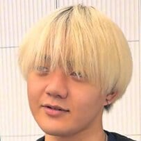 「髪が邪魔だからバッサリ切りたい」男性がスパイキーショートで大胆イメチェン！カッコいい仕上がりに思わず笑顔