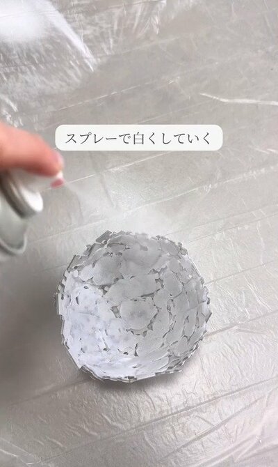 スプレーで白く仕上げれば、パズルだったとは思えない質感に。