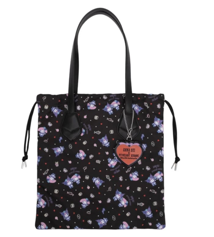 通勤・通学にもぴったりの実用的な「トートバッグ」