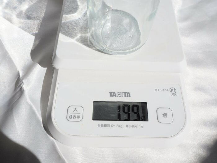 花瓶の重さは199gでした