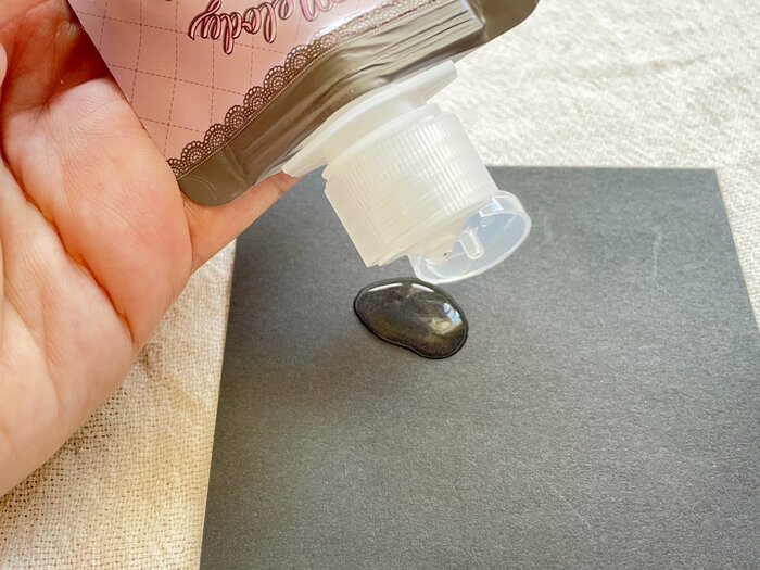 1つめは、少しとろみがある化粧水