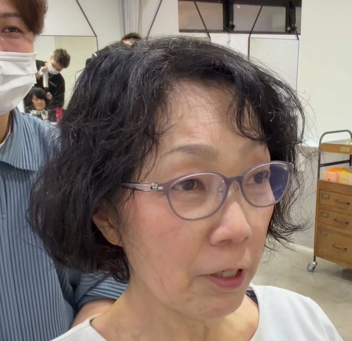 「変身したい」広がるくせ毛に悩む女性がお任せイメチェン！「雰囲気が違う！」など称賛続々