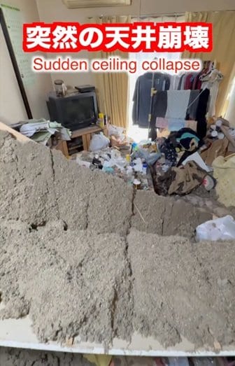 「ほこり？砂？何？」天井崩落×ゴミ屋敷の二重苦→天井の破片とゴミの山が消えて元通りのお部屋に！プロの技に「掃除の神ですね」